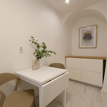 4 Bedroom Toompea Old Town דירה טאלין