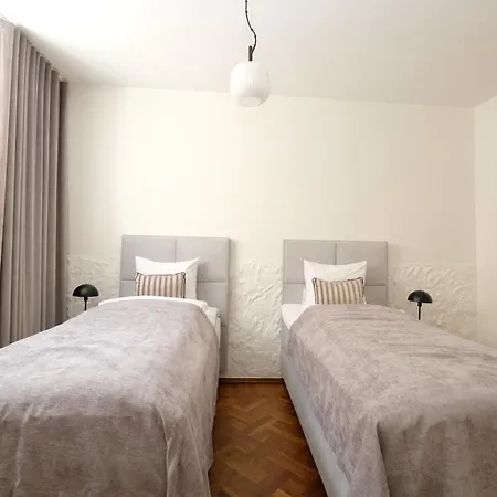 4 Bedroom Toompea Old Town Apartamento Tallin